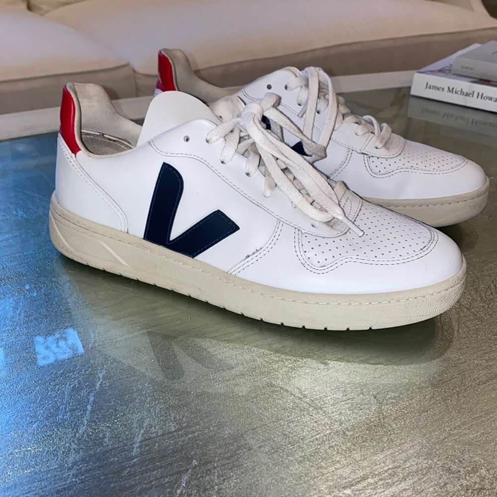 VEJA V-10 Sneaker. Navy Blue and Red. Size 41